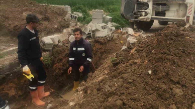 Ekipler Deprem Bölgesindeki Çalışmalarını Sürdürüyor