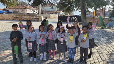 Minikler Kuşların İçin  Yuva Yaptı