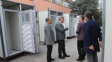 Liseli Öğrenciler Deprem Bölgesi İçin Seyyar Duş ve Tuvalet Yaptı
