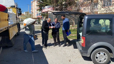 Sandıklı’da Arıcılık Yapan Üreticilere Beslenme Şekeri Desteği