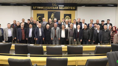 Başkan Zeybek , "13 Bin Depremzedeyi Misafir Ediyoruz"
