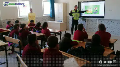 JANDARMA’DAN ÖĞRENCİLERE TRAFİK EĞİTİMİ