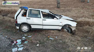AFYONKARAHİSAR'DA OTOMOBİL ŞARAMPOLE DEVRİLDİ 4 YARALI