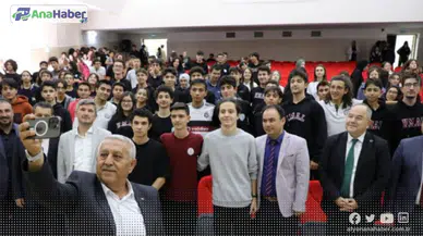 BAŞKAN ZEYBEK LİSE ÖĞRENCİLERİ İLE SÖYLEŞİ YAPTI