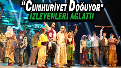 Cumhuriyet Doğuyor İzleyenleri Ağlattı