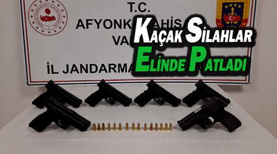 Arabaya Zulalanan Ruhsatsız Silahlar Yakalandı
