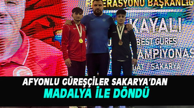 Afyonlu güreşçiler Sakarya'dan madalya ile döndü