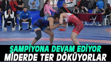 Buse Tosun U20 Kadınlar Güreş Türkiye Şampiyonası devam ediyor