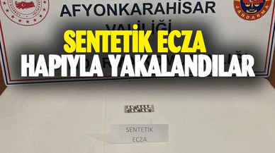 Üzerlerinde sentetik ecza hapı ile yakalandılar 