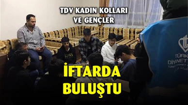 TDV Kadın Kolları Gençlerle İftar Yaptı