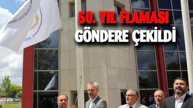 İİB Fakültesinin 50. Yıl flaması göndere çekildi