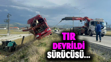 Afyonkarahisar'da tır devrildi