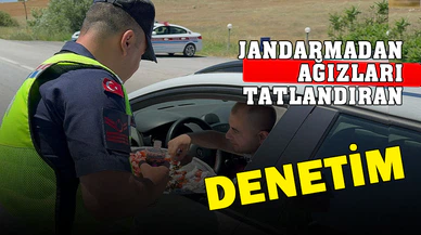 Jandarma sürücüleri şeker ve kolonya ile durdurdu