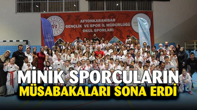 Minikler tekvando müsabakaları tamamlandı