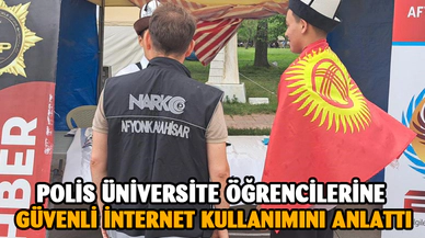 Polis üniversite öğrencilerine güvenli internet kullanımını anlattı