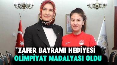 Zafer Bayramı hediyesi olimpiyat madalyası oldu