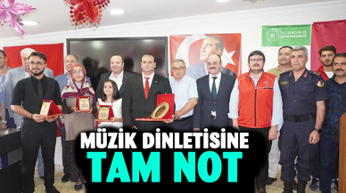 Şuhut Gençlik Merkezi’nde "Zafer'in Kazanıldığı Topraklarda Kahramanlık Destanı Müzik Dinletisi"