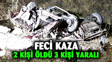 İki otomobilin çarpıştığı kazada 2 kişi öldü, 3 kişi yaralandı