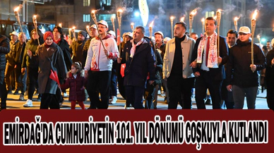 EMİRDAĞ'DA CUMHURİYETİN 101. YIL DÖNÜMÜ COŞKUYLA KUTLANDI