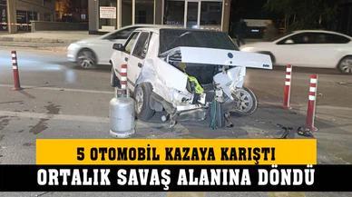 Afyonkarahisar'da 5 otomobil birbirine girdi