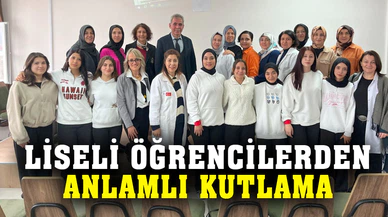 Liseli öğrencilerinden işaret diliyle anlamlı kutlama