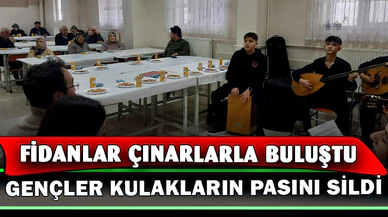 Öğrencilerden Asırlık Çınarlara Müzik Etkinliği