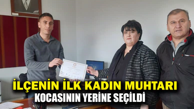 Kocasının bıraktığı muhtarlık bayrağını karısı devraldı