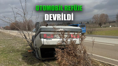 Orta refüje devrilen otomobilde sürücü yaralandı
