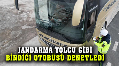 Afyonkarahisar'da jandarma yolcu gibi bindiği otobüsü denetledi