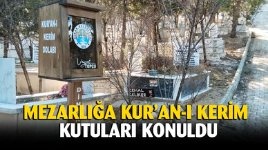 Dinar'da mezarlığa Kur’an-ı Kerim kutuları konuldu