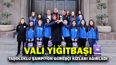 Afyonkarahisar Valisi Yiğitbaşı, şampiyon güreşçileri ağırladı