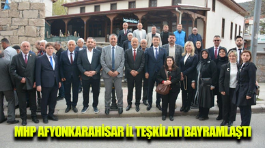 MHP Afyonkarahisar İl Teşkilatı bayramlaşma programı düzenledi