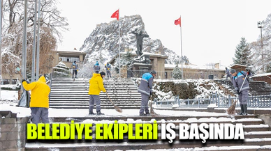 Afyonkarahisar’da kar yağışı: Belediye ekipleri seferber oldu