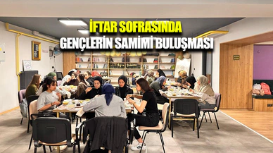 Liseli kızlar iftar programında bir araya geldi