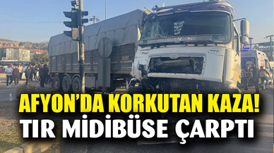 Tırla çarpışan midibüste 4'ü yabancı uyruklu 5 kişi yaralandı
