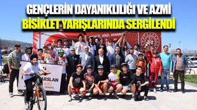 Kocatepe Spor Kompleksi’nde Okul Sporları Bisiklet Müsabakaları sona erdi
