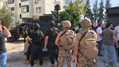 Adana’da el bombası paniği! Kendini eve kilitleyen şüpheli gözaltına alındı