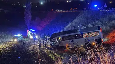 Gece yarısı çok feci kaza! Yolcu otobüsü şarampole uçtu