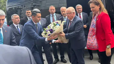 Milli Savunma Bakanı Yaşar Güler Afyonkarahisar Belediyesi'ni ziyaret etti
