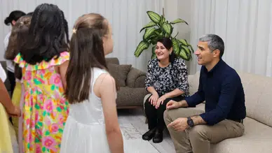 Vali Naci Aktaş’tan çocuk evlerine ziyaret! Doğum günü sevincine ortak oldu