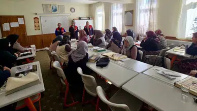 Afyonkarahisar’da kadın çiftçilere zoonoz hastalıklar anlatıldı