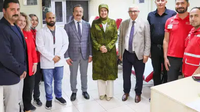 Kızılay Genel Başkanı Yılmaz Afyon’da: Kan Bağış Merkezi’nde çalışmaları inceledi