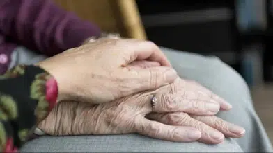 Milyonlarca kişiyi ilgilendiriyor! Bakım sigortası için düğmeye basıldı