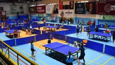 Afyonkarahisar’da masa tenisi heyecanı: 150 sporcu Türkiye Şampiyonası hedefiyle yarışıyor