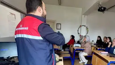 Afyon'da elma üreticilerine hastalık ve zararlılarla mücadele eğitimi