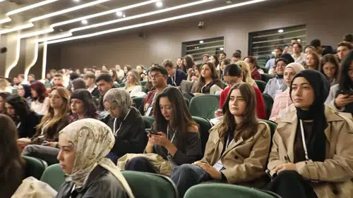 Afyonkarahisar'da mesleki kariyer kapıları aralandı: AFSÜ ev sahipliğinde kritik kongre
