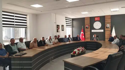 Yıllar Sonra Aynı Çatı Altında Buluştular! Eski Sıra Arkadaşları Afyon’da Yeniden Bir Arada