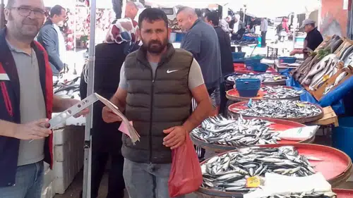 Bolvadin’de balık tezgâhlarına denetim: Satış koşulları mercek altında