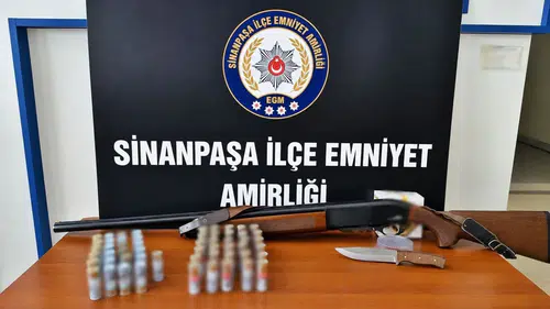 Afyon'da Sosyal Medya Operasyonu! Silahlarla Yakalandı!