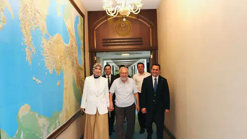 Kübra Güran Yiğitbaşı’nın Makamındaki Sürpriz Ziyaretçi... Yiğitbaşı'nın Duygu Dolu Sözleri...
